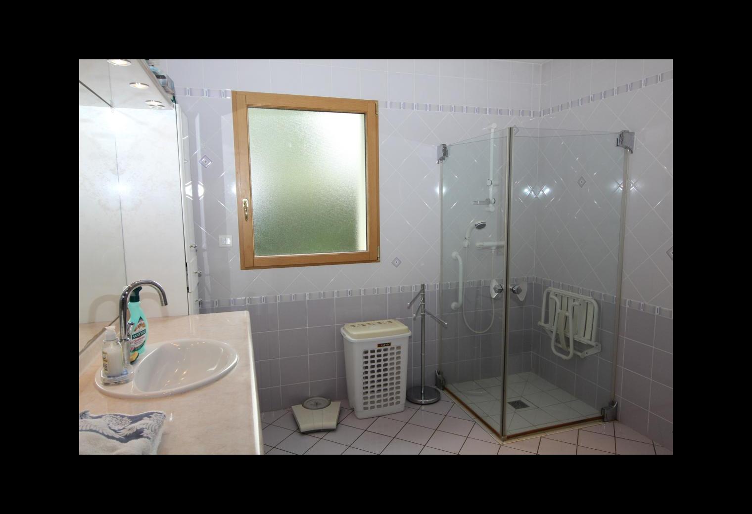 1bbdc813-82ae-43ac-84b8-c0e42ff93401.jpg