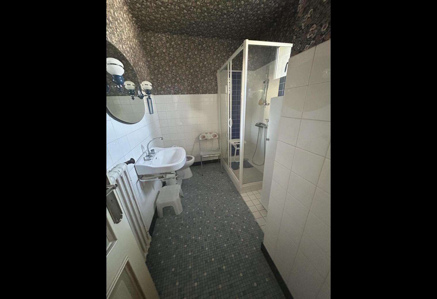404db3d7-3a91-44b9-8fd7-ebef87a8c30e.jpg