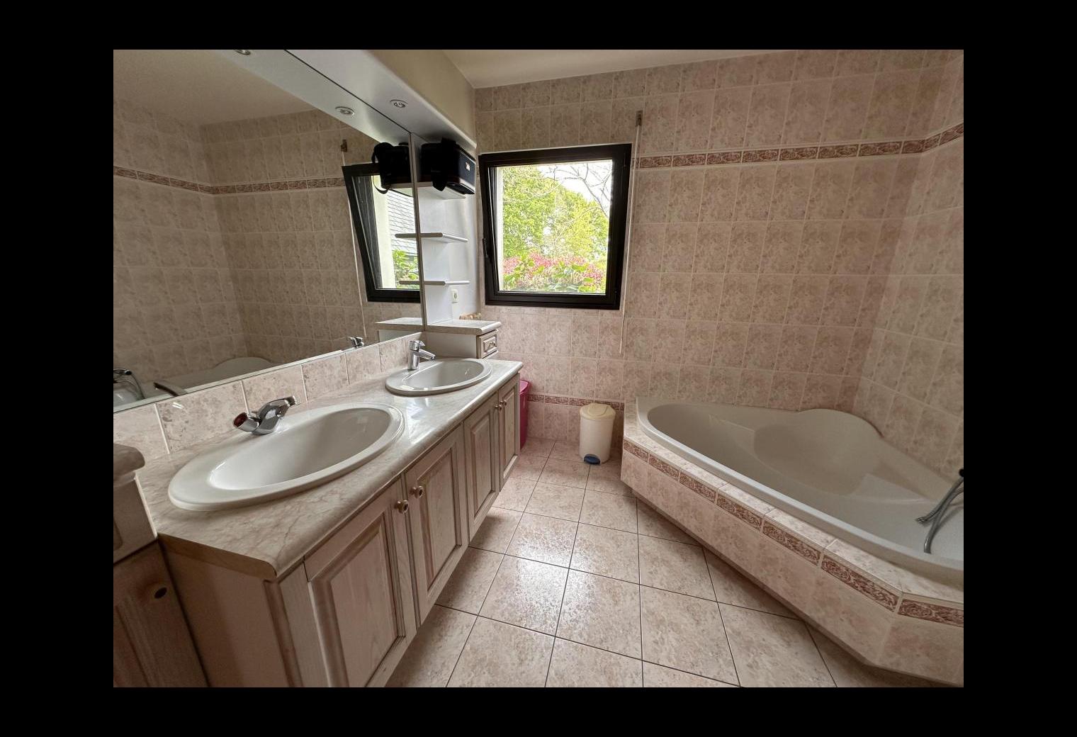 17da6c4d-acfa-409e-8d32-2946b81b91cf.jpg