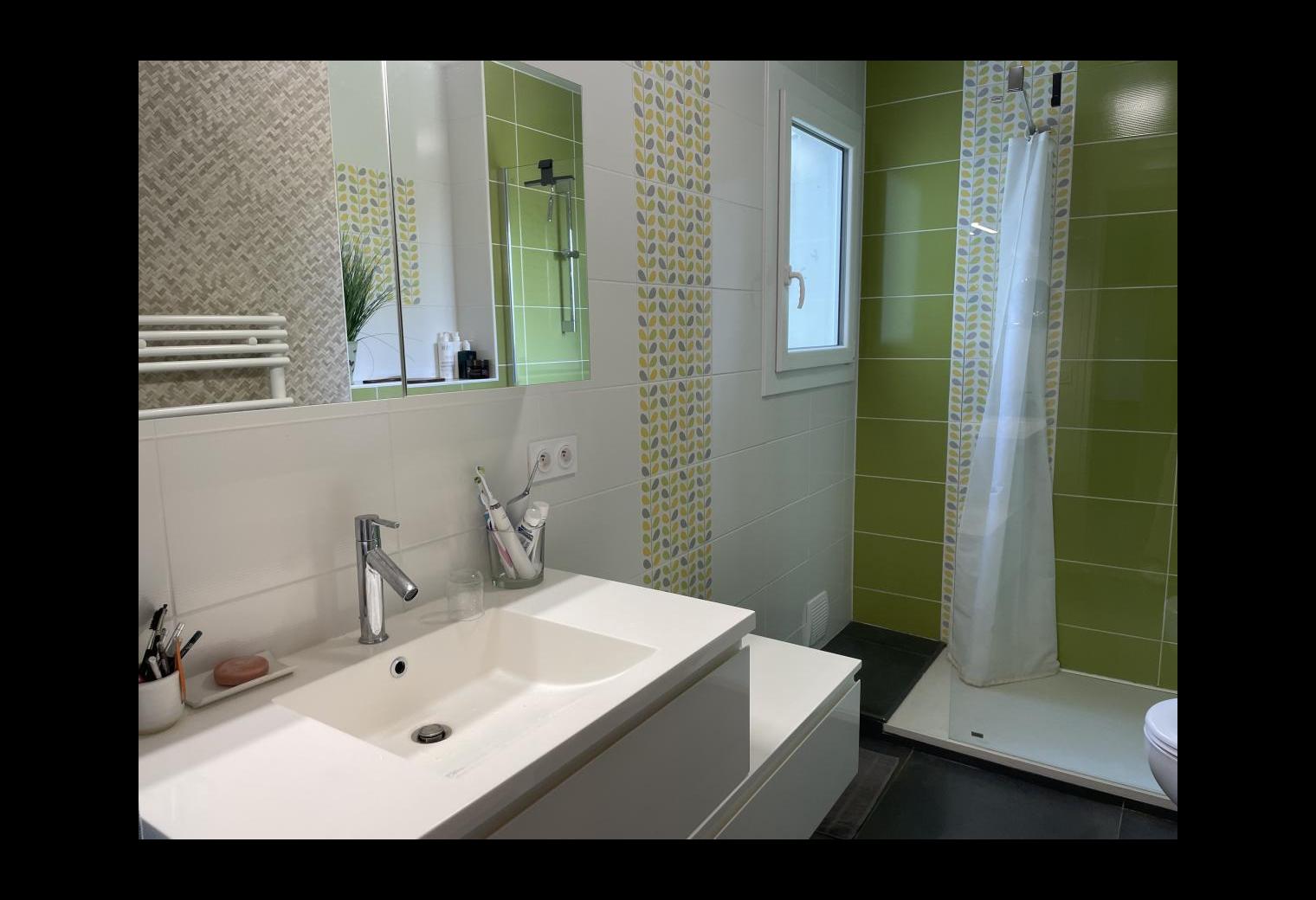 46adf1ff-f2c9-49d4-bd97-b9f1b1e30e9c.jpg