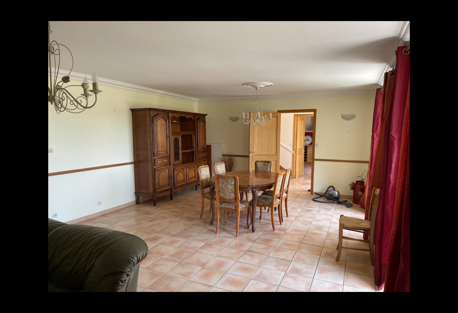 995d28ca-91c6-4bd2-a1e8-f0e323436d16.jpg