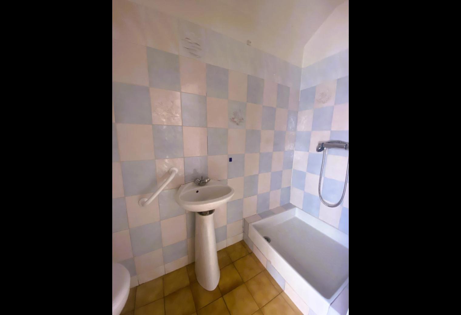 f831ea8d-dce8-41c1-8de7-ec88ddc5c344.jpg