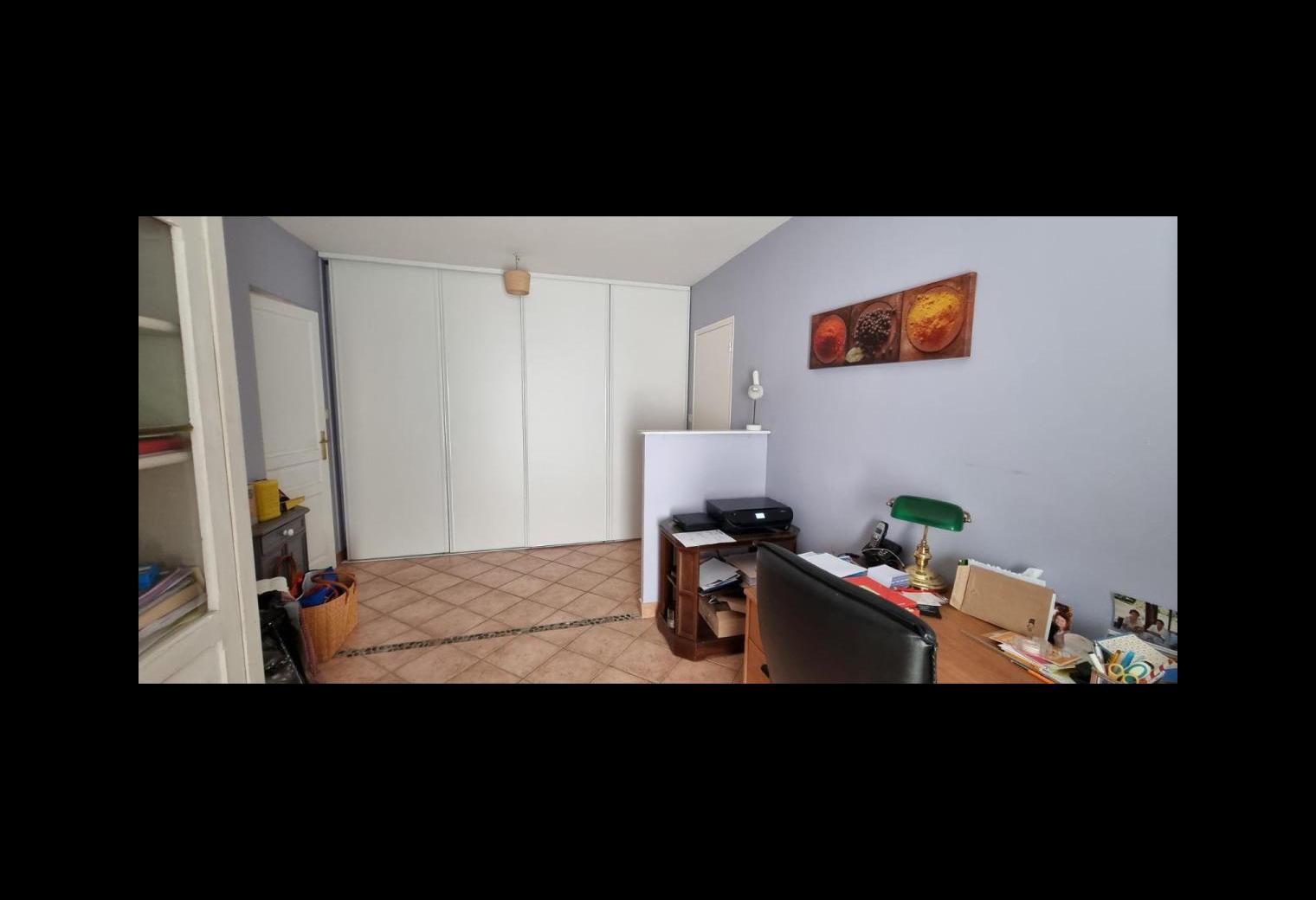 8fa24e31-8f7a-4cfd-933f-8d2c4e47b1f2.jpg