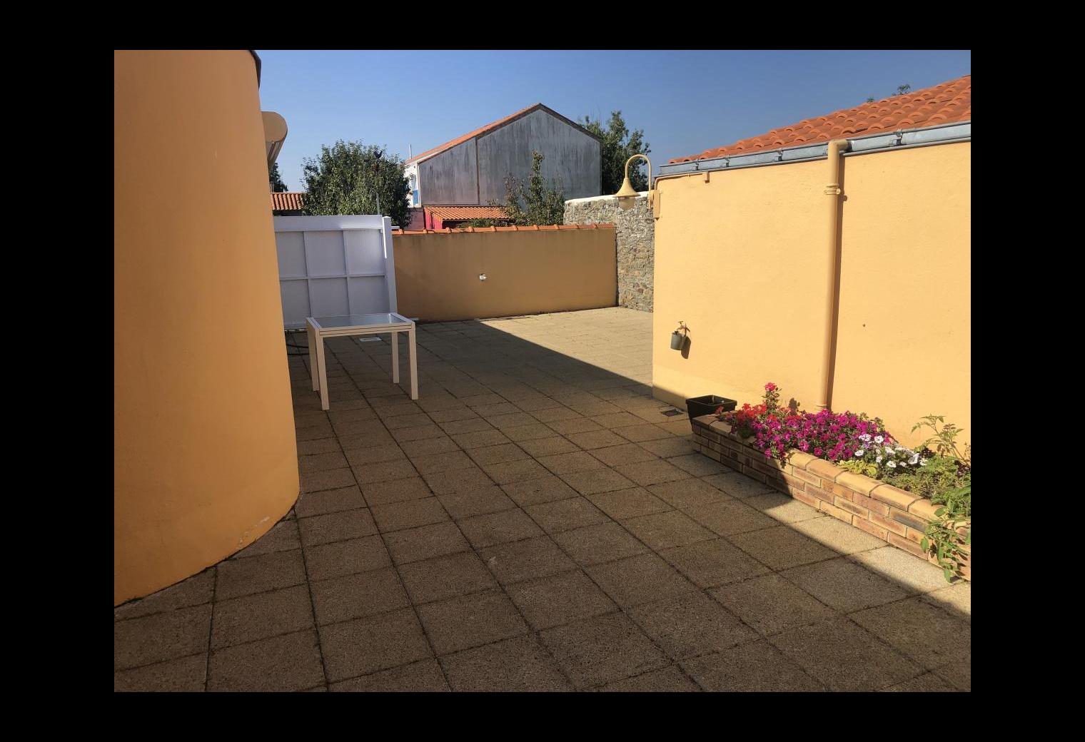 4d63d3c1-e385-47a0-9f9c-65871b1de175.jpg