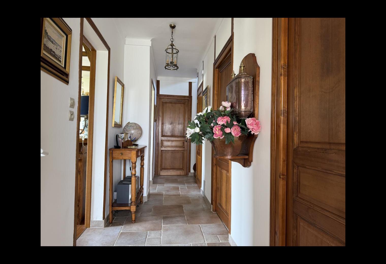 bc6d2aea-65ad-4daa-87e4-3babd6dfb131.jpg