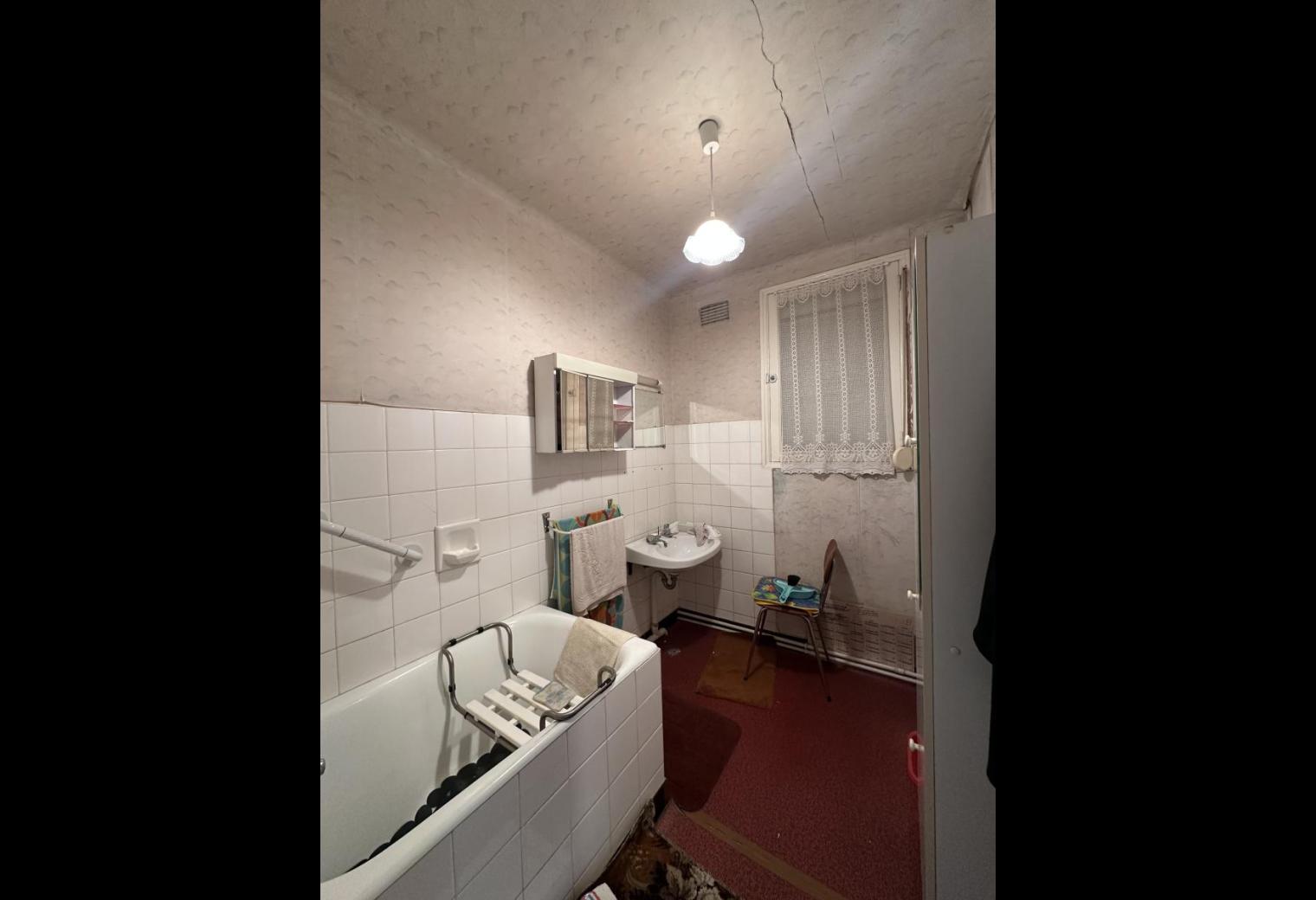 c5d000ab-b313-4218-8f17-d131cdfcd57d.jpg