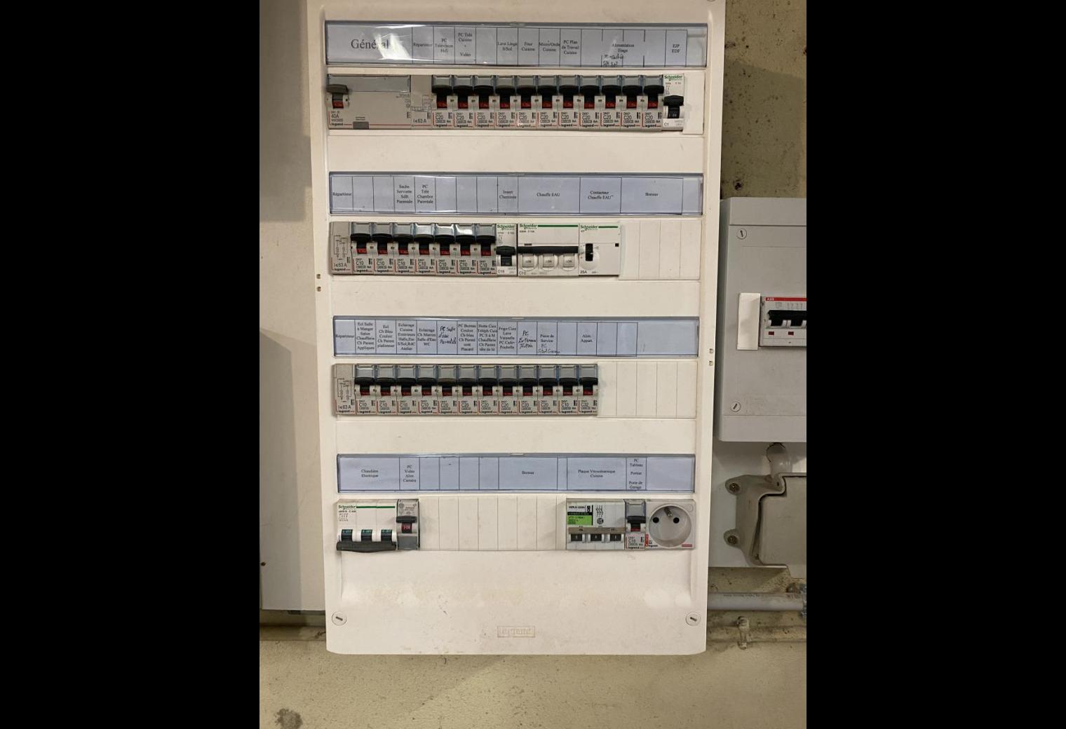 3e93b842-4fa3-4376-b3bd-458127314099.jpg