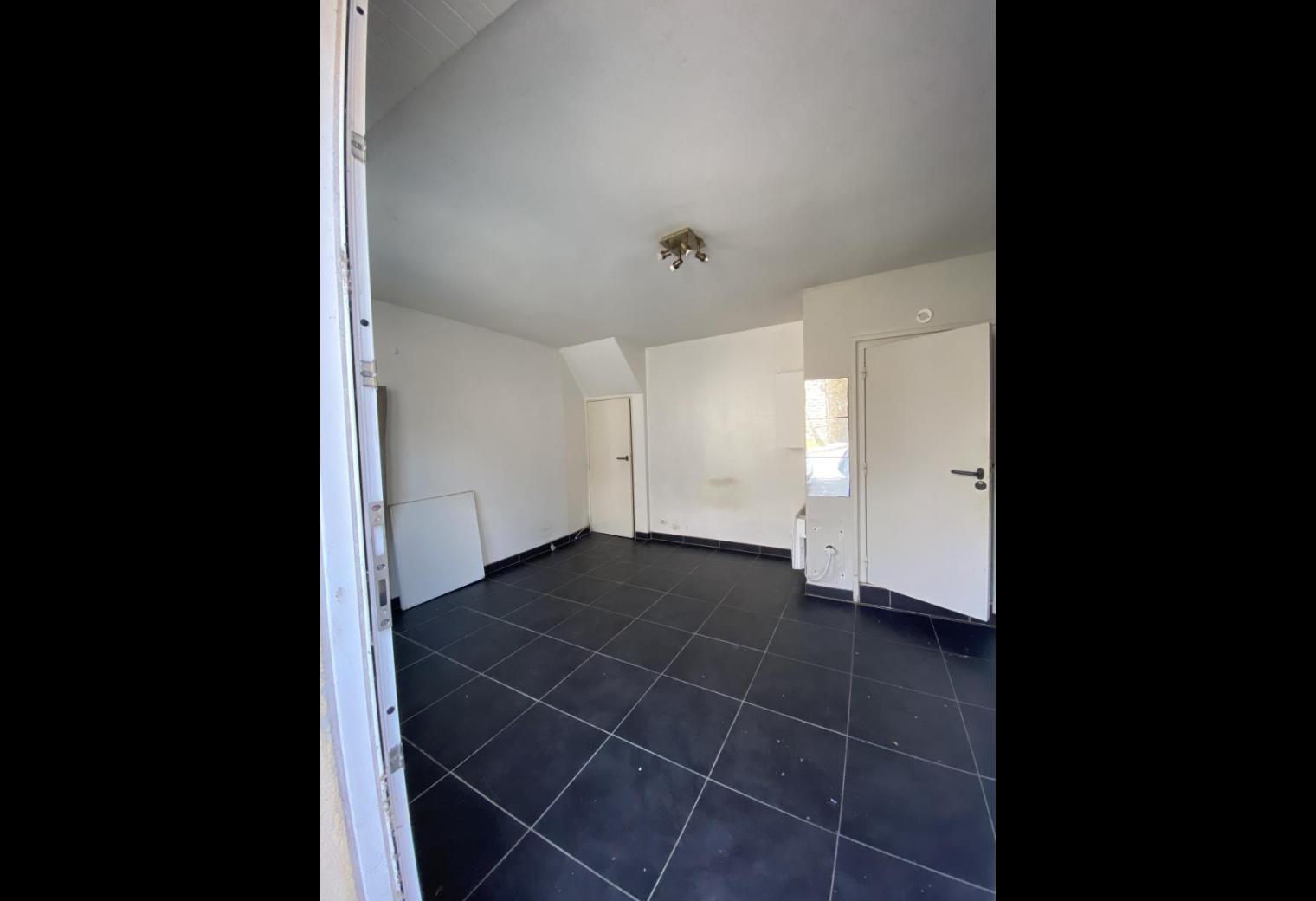 29c73fbd-fb3d-4cea-b003-28fff1ede9ce.jpg