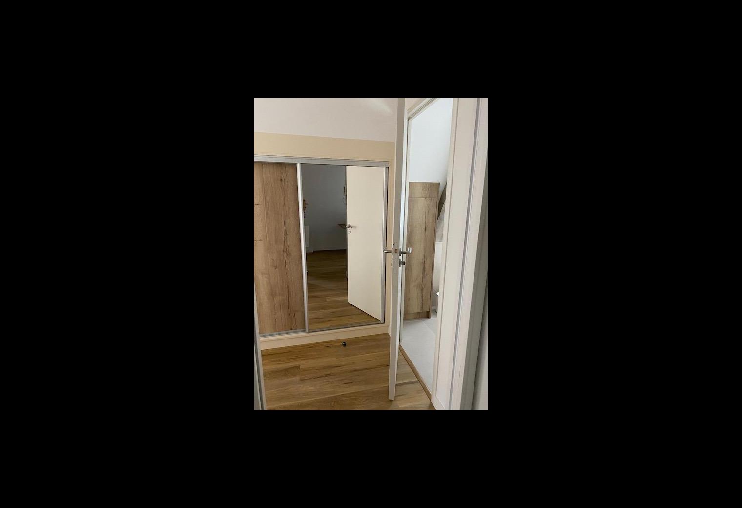 bafe7dd4-a3d5-4a8b-bd6a-0a04e354b850.jpg