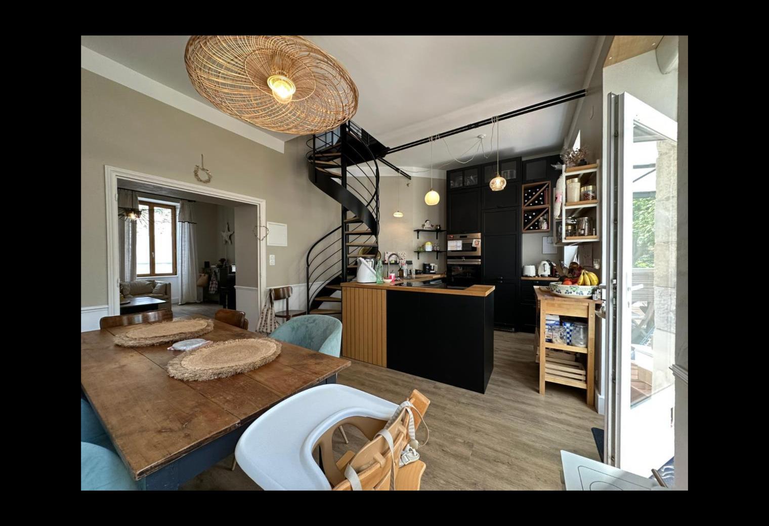 1a7ad6de-096d-44e0-96ba-a768ca2c25a6.jpg