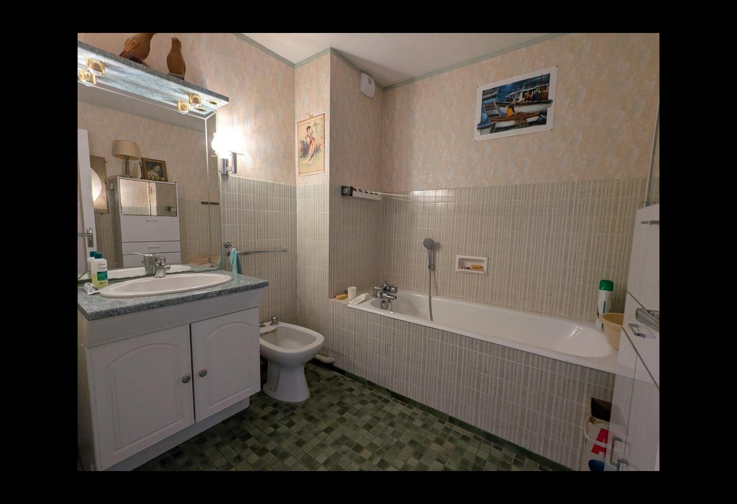 e6295274-f204-4bfb-8b71-fa8df3744bc5.jpg