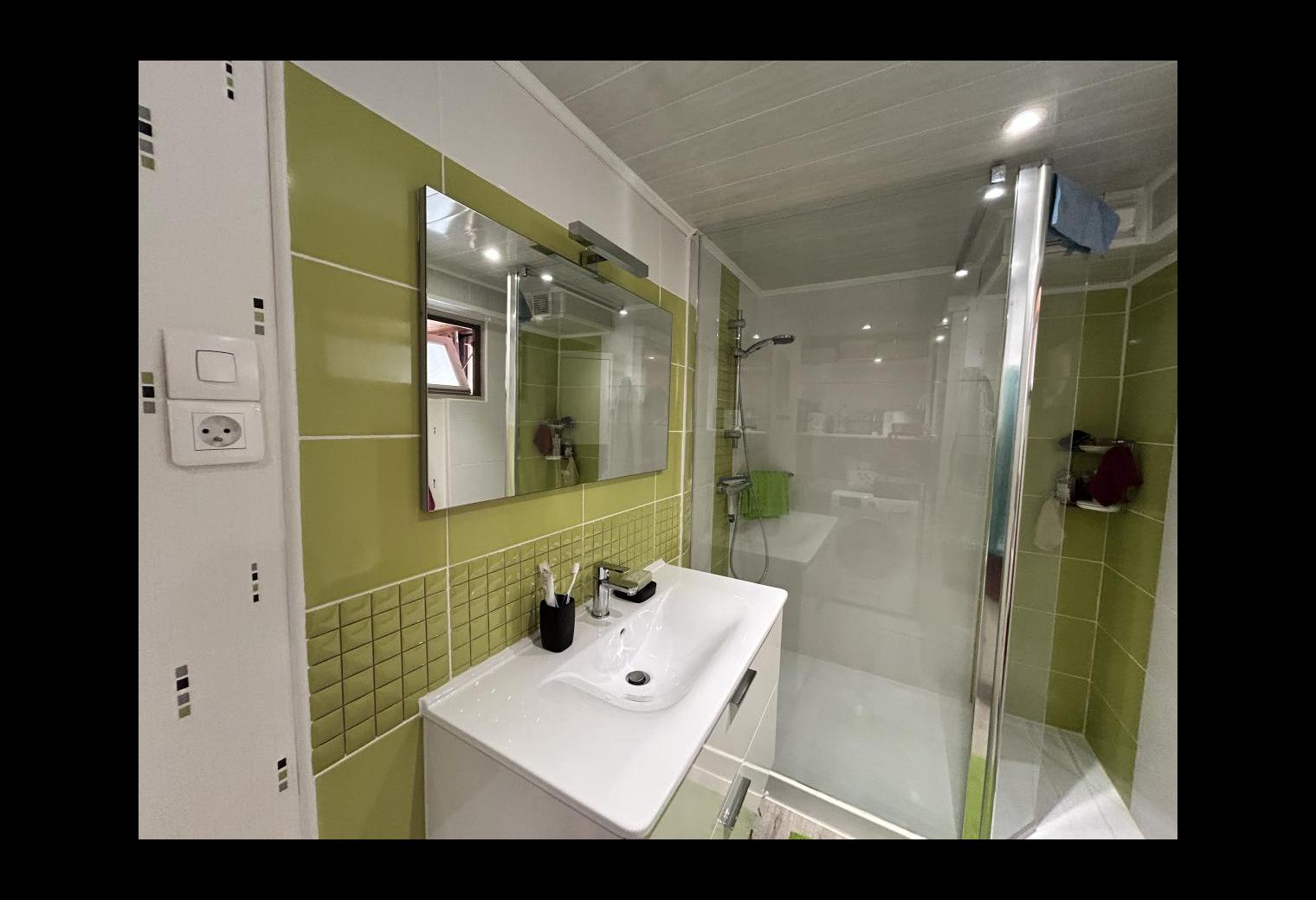 6eae51a5-34f9-401b-92a0-ef048afd76b3.jpg