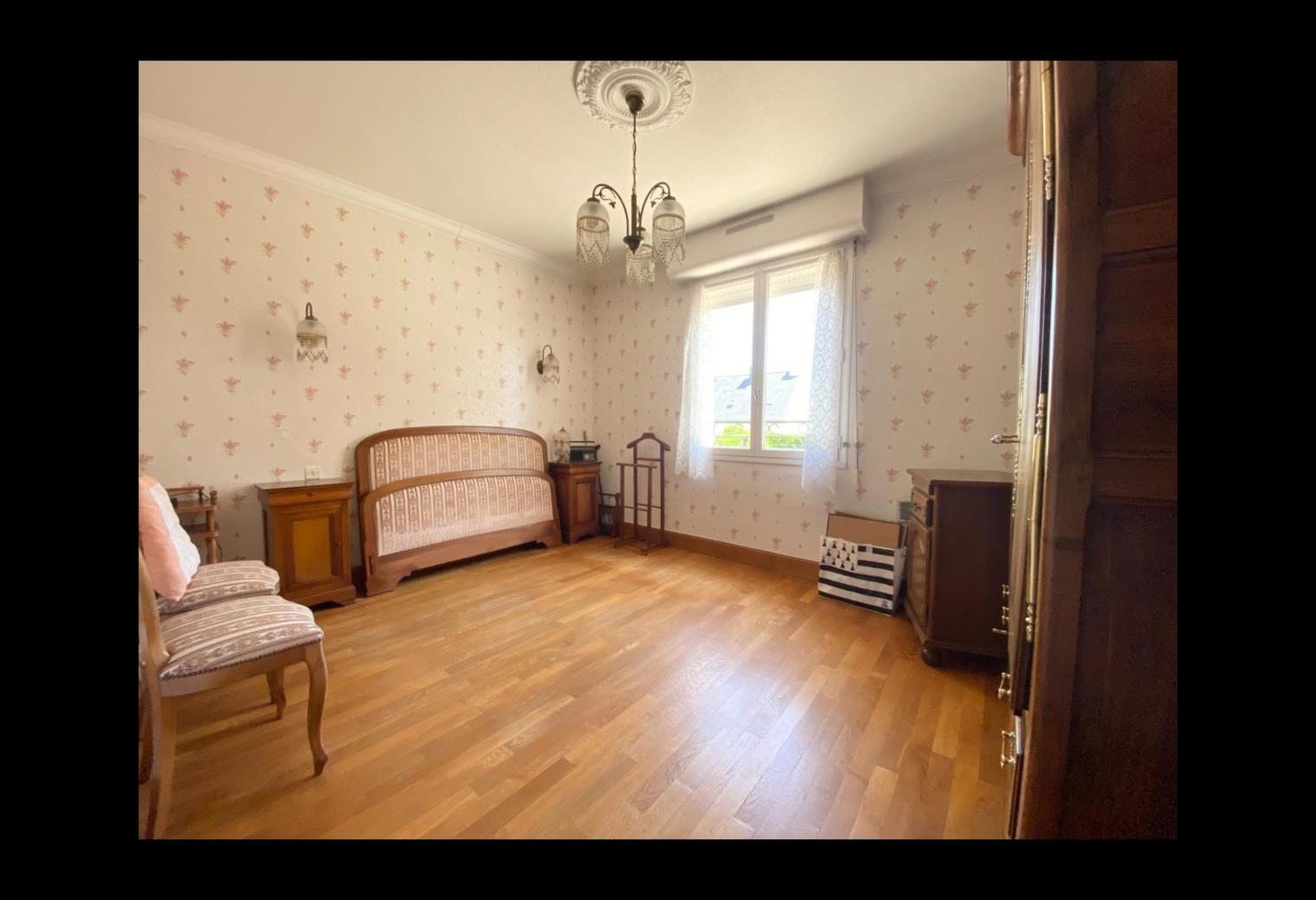 4eca7634-34db-479b-aa74-c3a33c708ee4.jpg