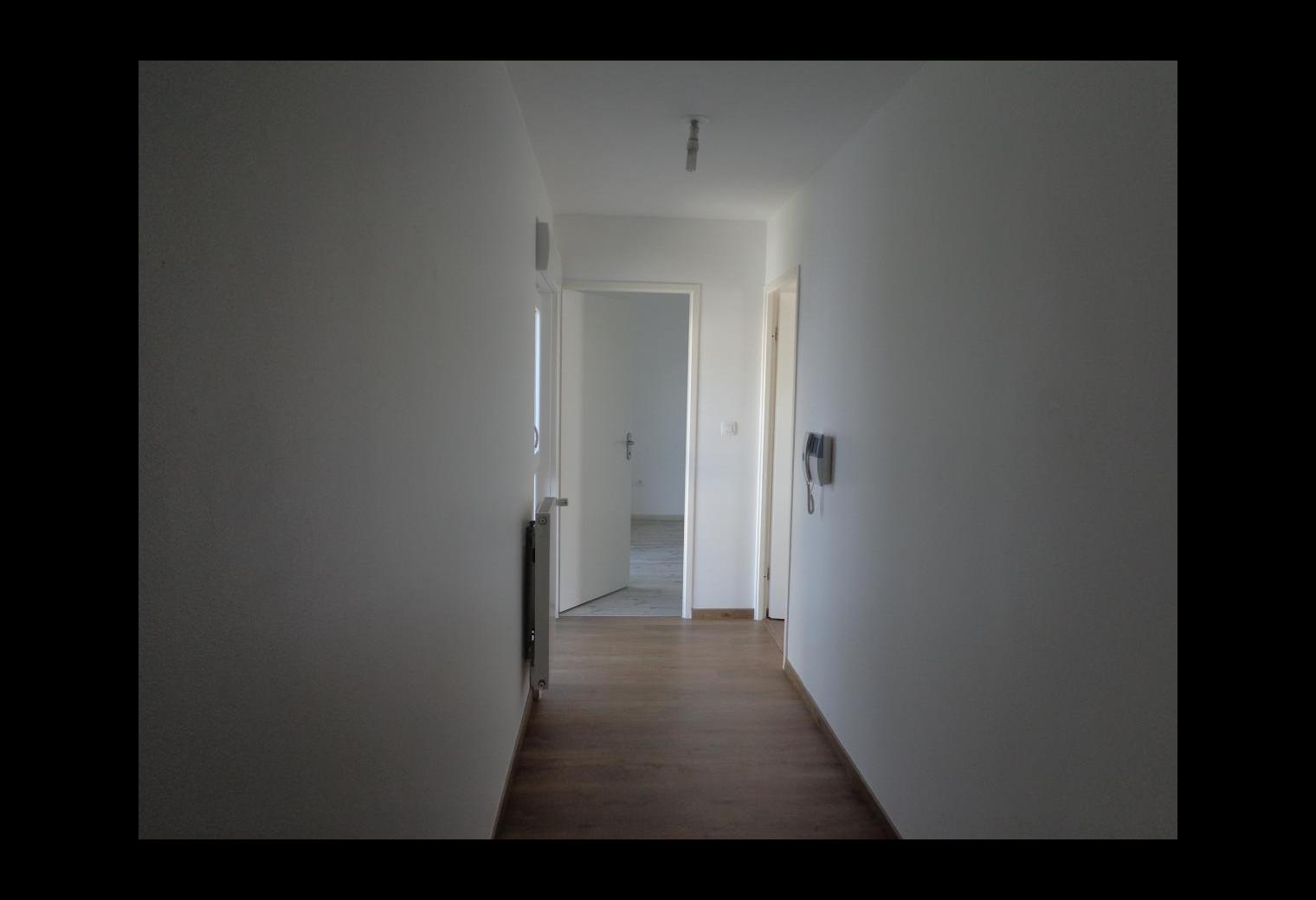 28bb8a5d-87ba-4ca6-b4fc-18dc553bef06.jpg
