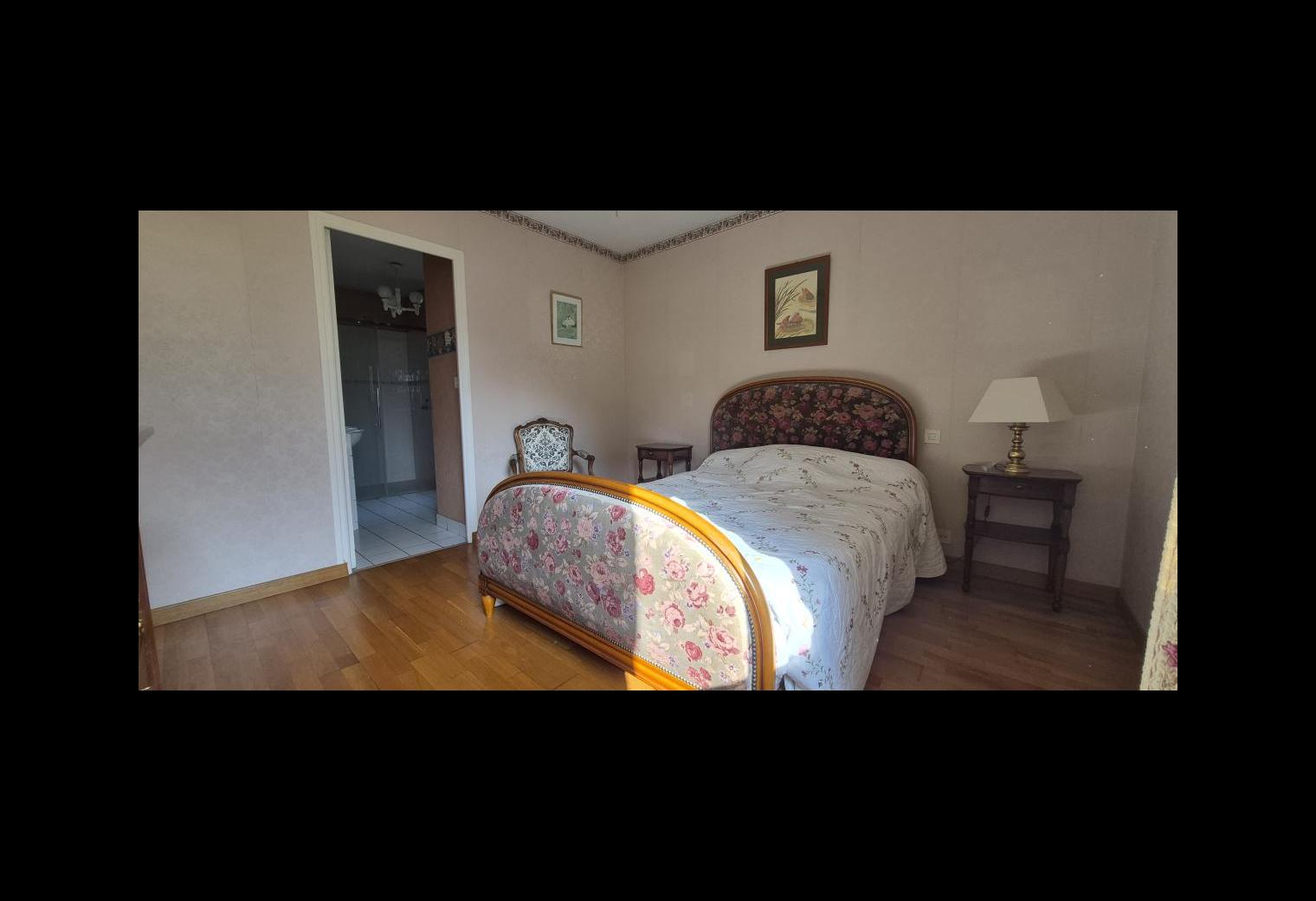 417276ef-8e7d-4bc7-bfda-345148bf3037.jpg