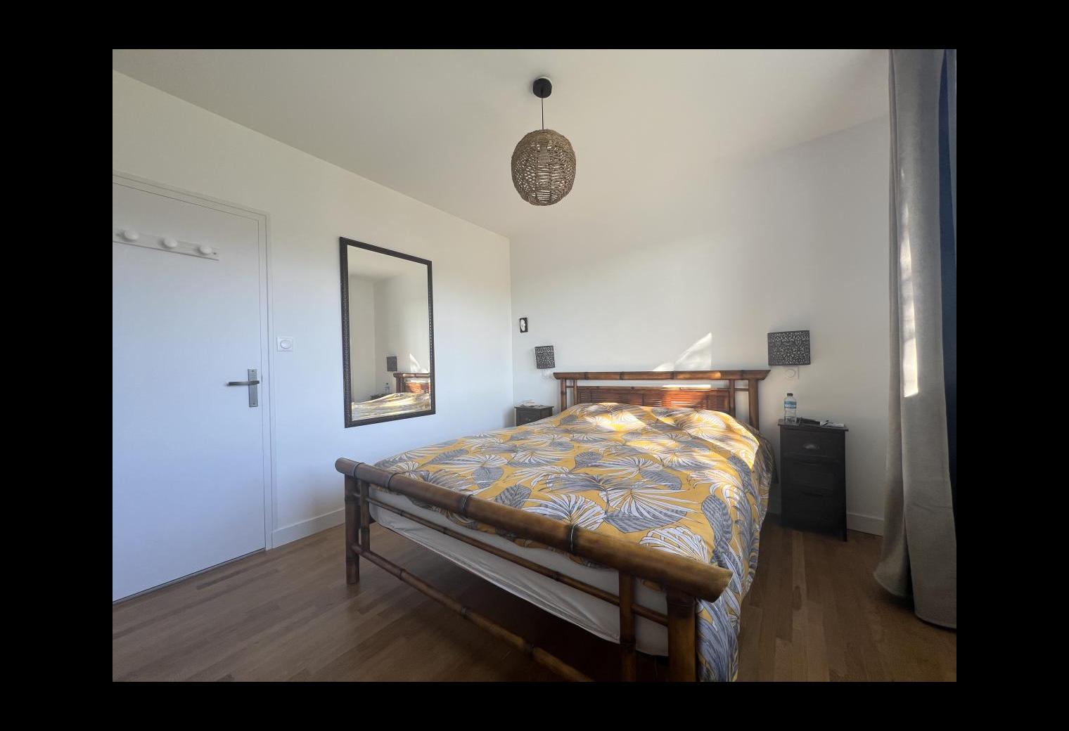 5fd7e485-cb0e-42c7-93bc-55a7ad983de1.jpg