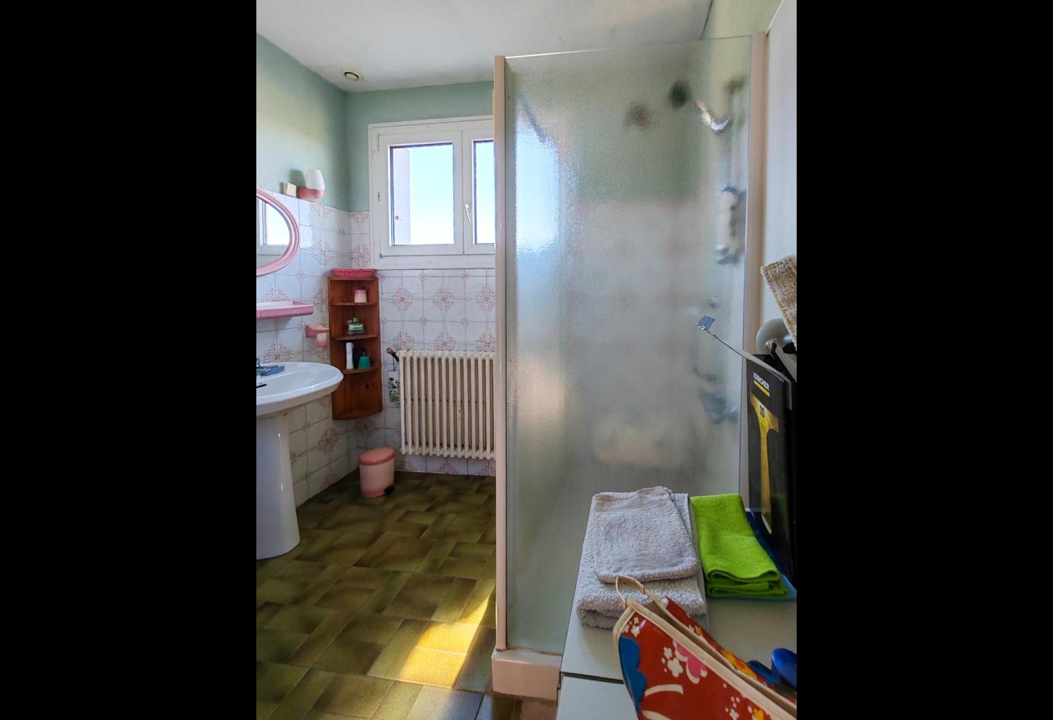 a8db3d3d-fc99-4c5e-b5bf-f526ab1d701d.jpg