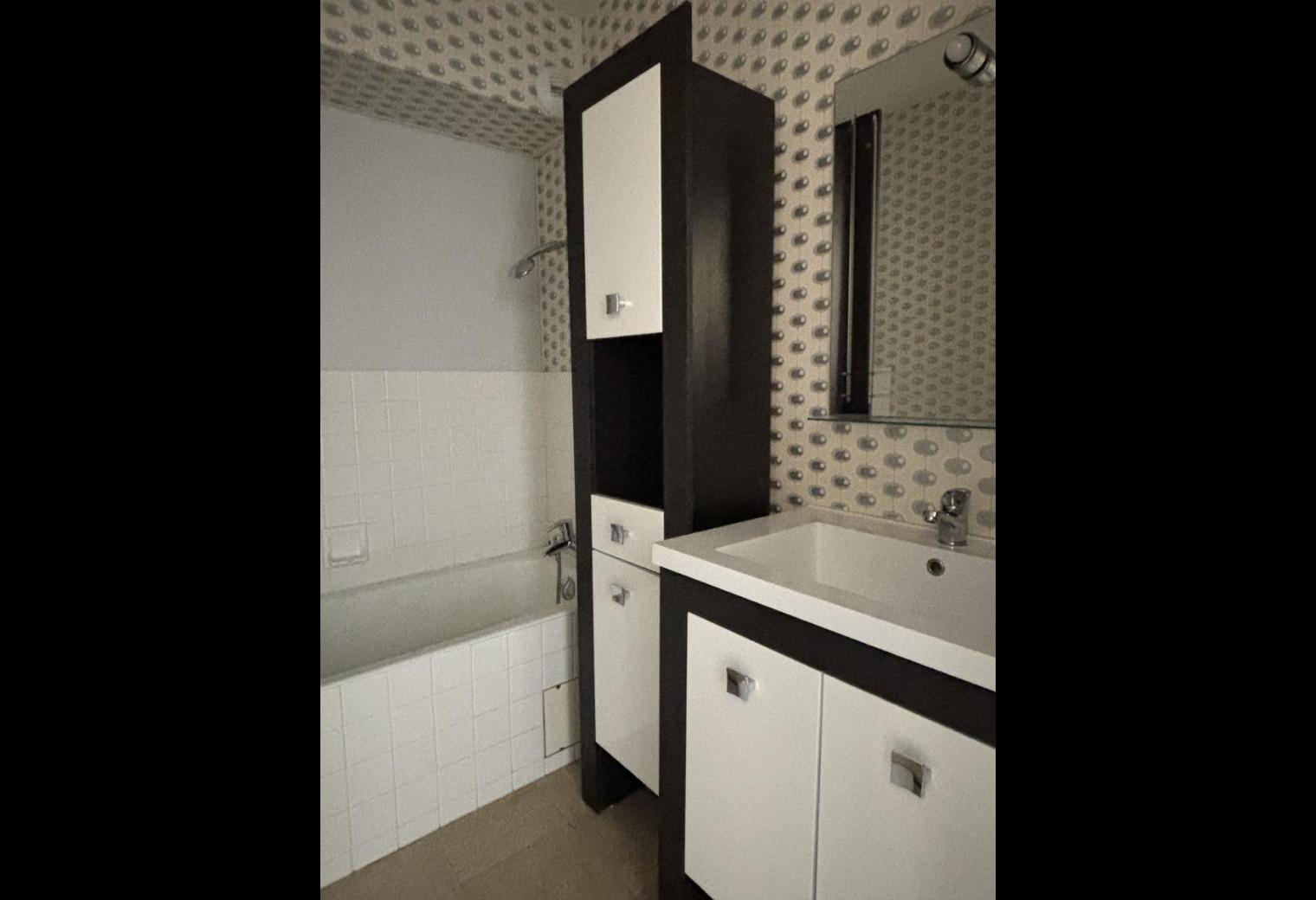 63c96d8f-9c33-4fa0-a745-bd8309cba520.jpg