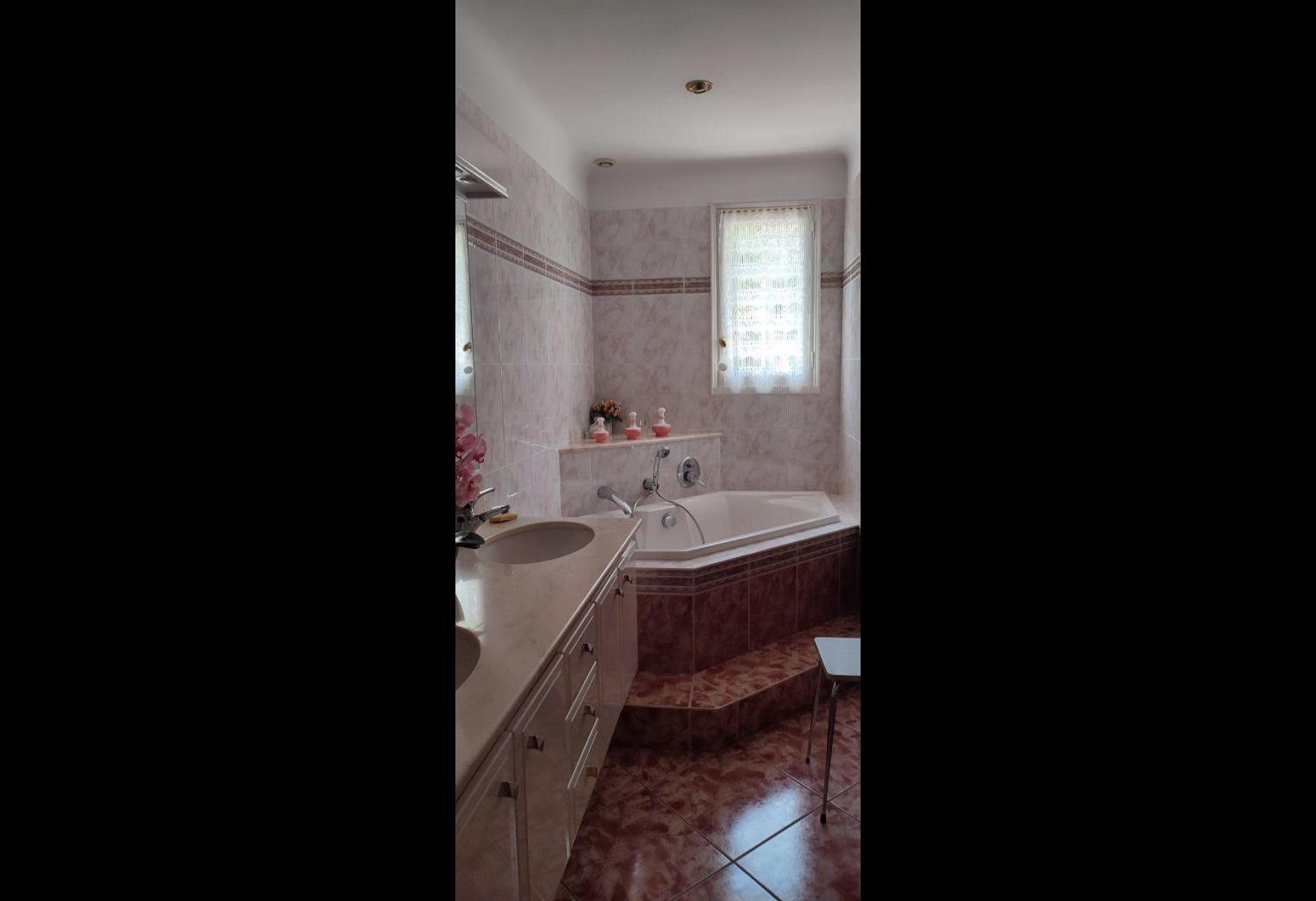 6f673463-d4ec-4cad-aa7f-51de8c221e38.jpg