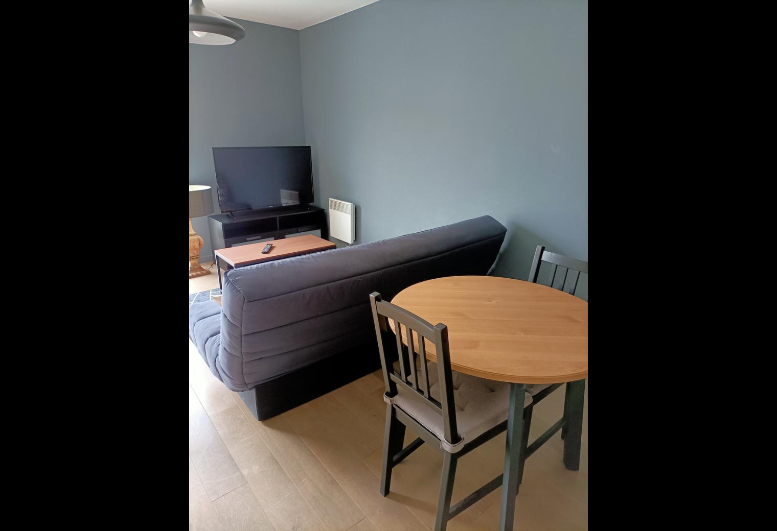 52849399-e3c3-4542-bed3-bf06d7f44f26.jpg