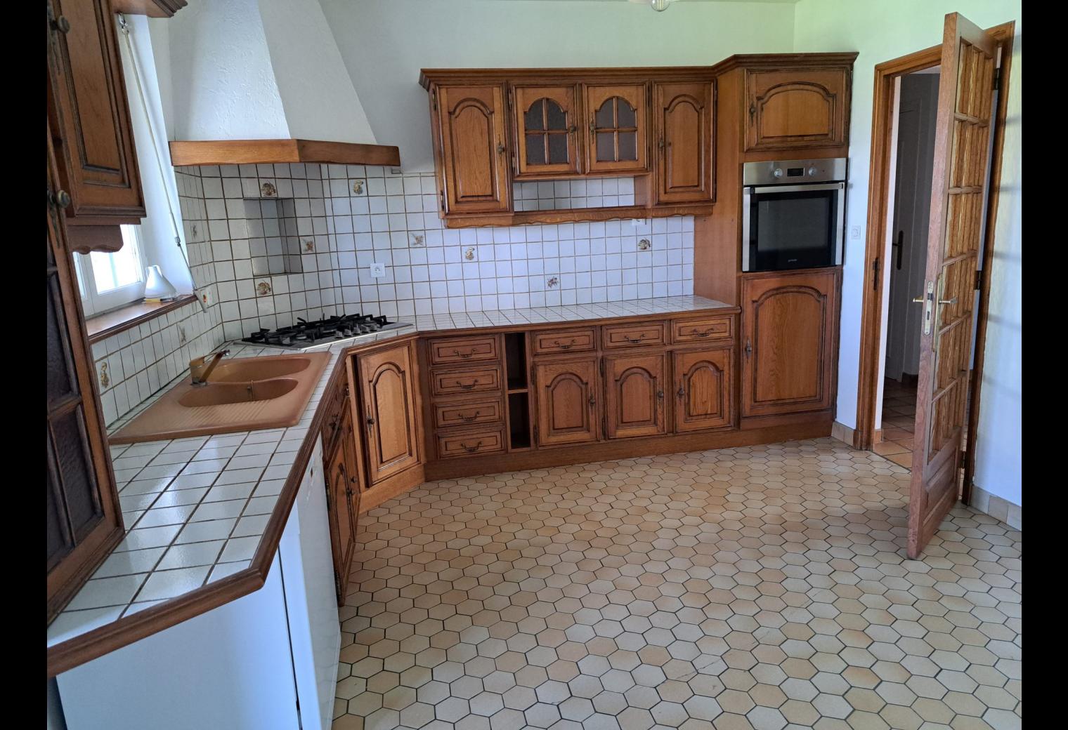 4ae9b920-afd3-4087-8fa4-c9e1b8c462ca.jpg