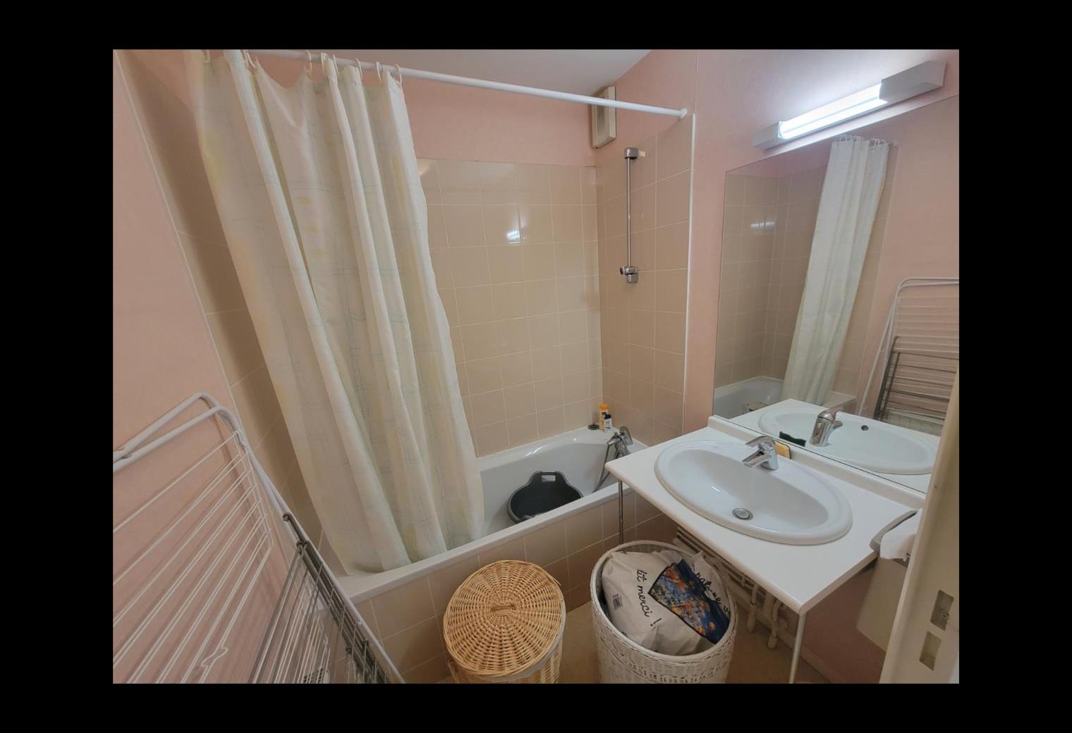 bd970fa8-4ec9-47a1-92d7-d466e7651cb4.jpg
