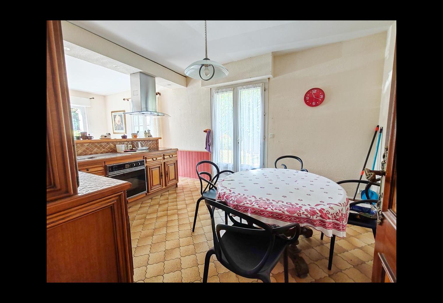 1b3060df-7e91-49ad-90ab-aa62a50385b0.jpg