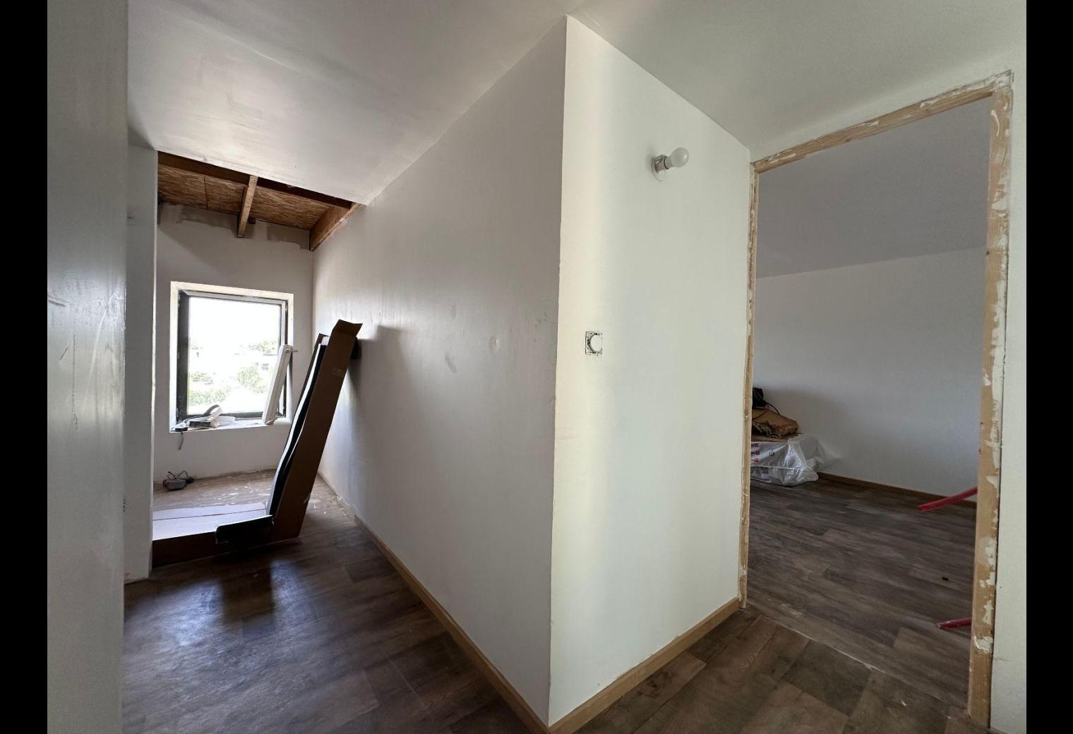 1255ea80-ef75-49e5-ae7f-9a7a4931ac50.jpg