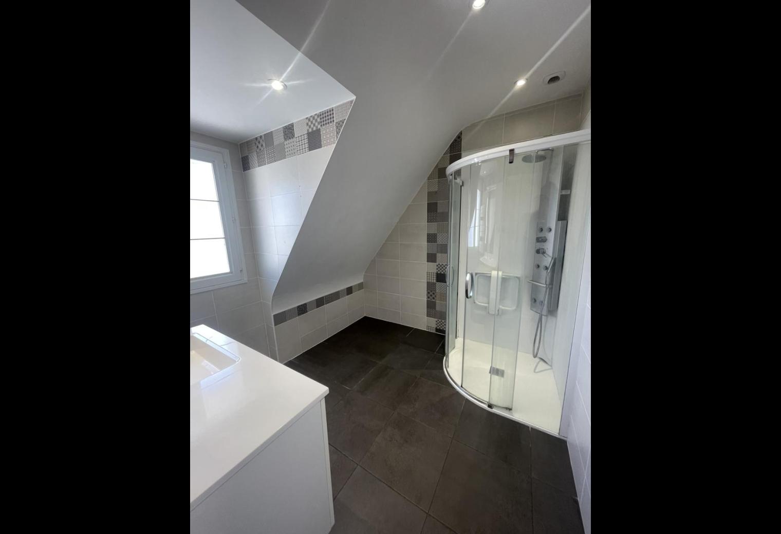 2c0f8ad9-faa7-45c8-bed4-774bcb54aef3.jpg