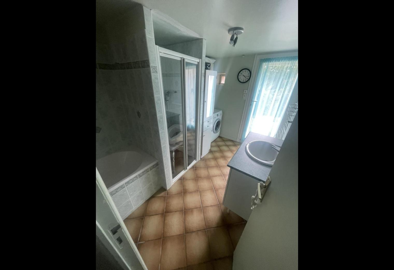 8d3f7f61-94fd-4fac-9d14-baad7cee2162.jpg