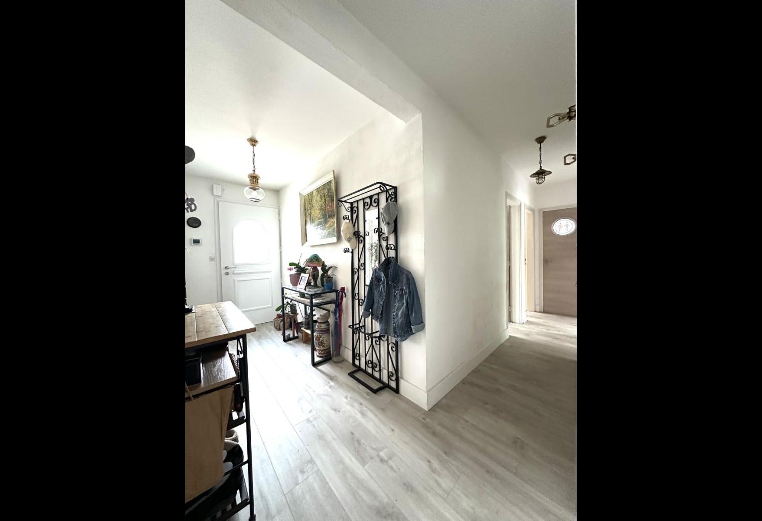 920d4649-bd48-472f-b35d-bcaf6ddc962f.jpg