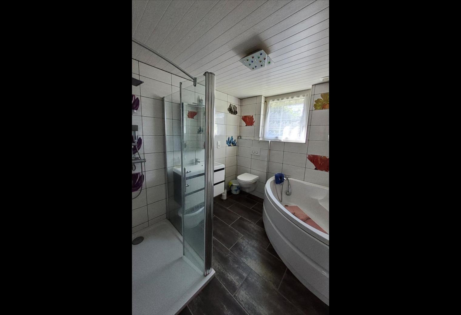 68fb515e-5690-48d7-85b4-53e81b9dd326.jpg