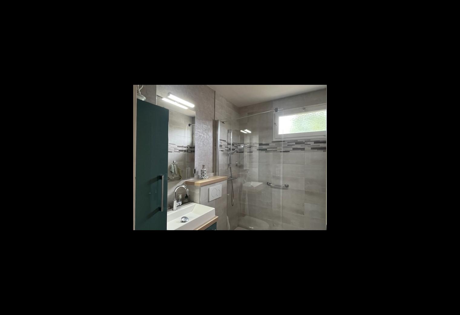 b2441aa9-2bd7-40d2-b5ca-a5ed45704a92.jpg