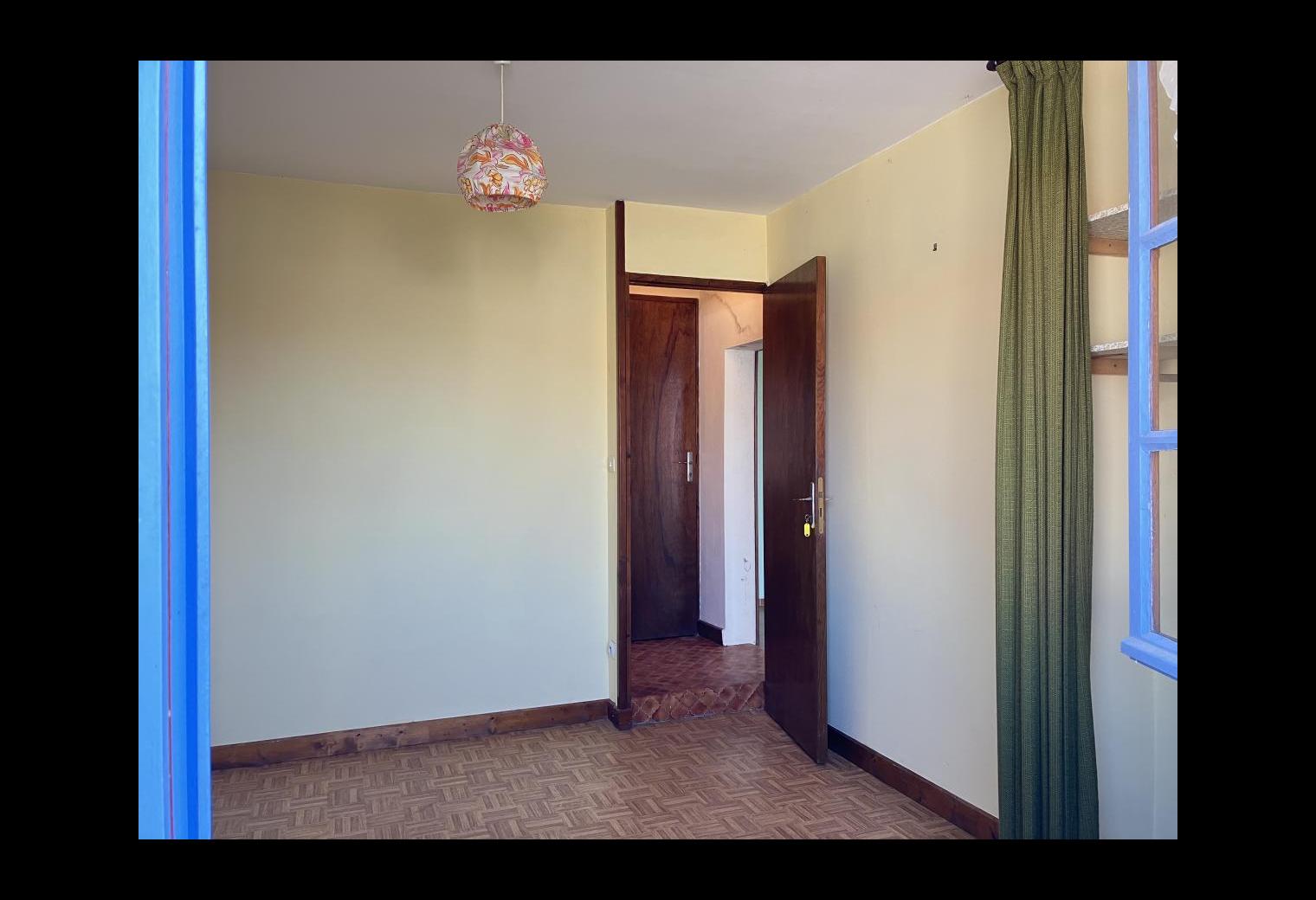 e9ef4258-407f-46e5-aac6-6aadca3a81d7.jpg