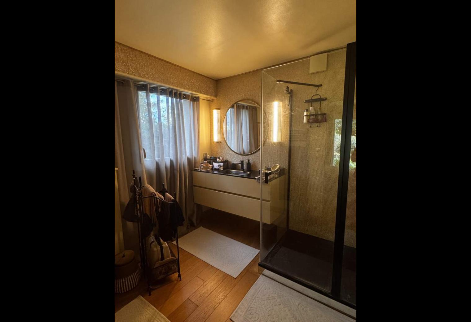 2bdd854b-9bd8-4a5e-b052-53f999a0d28a.jpg