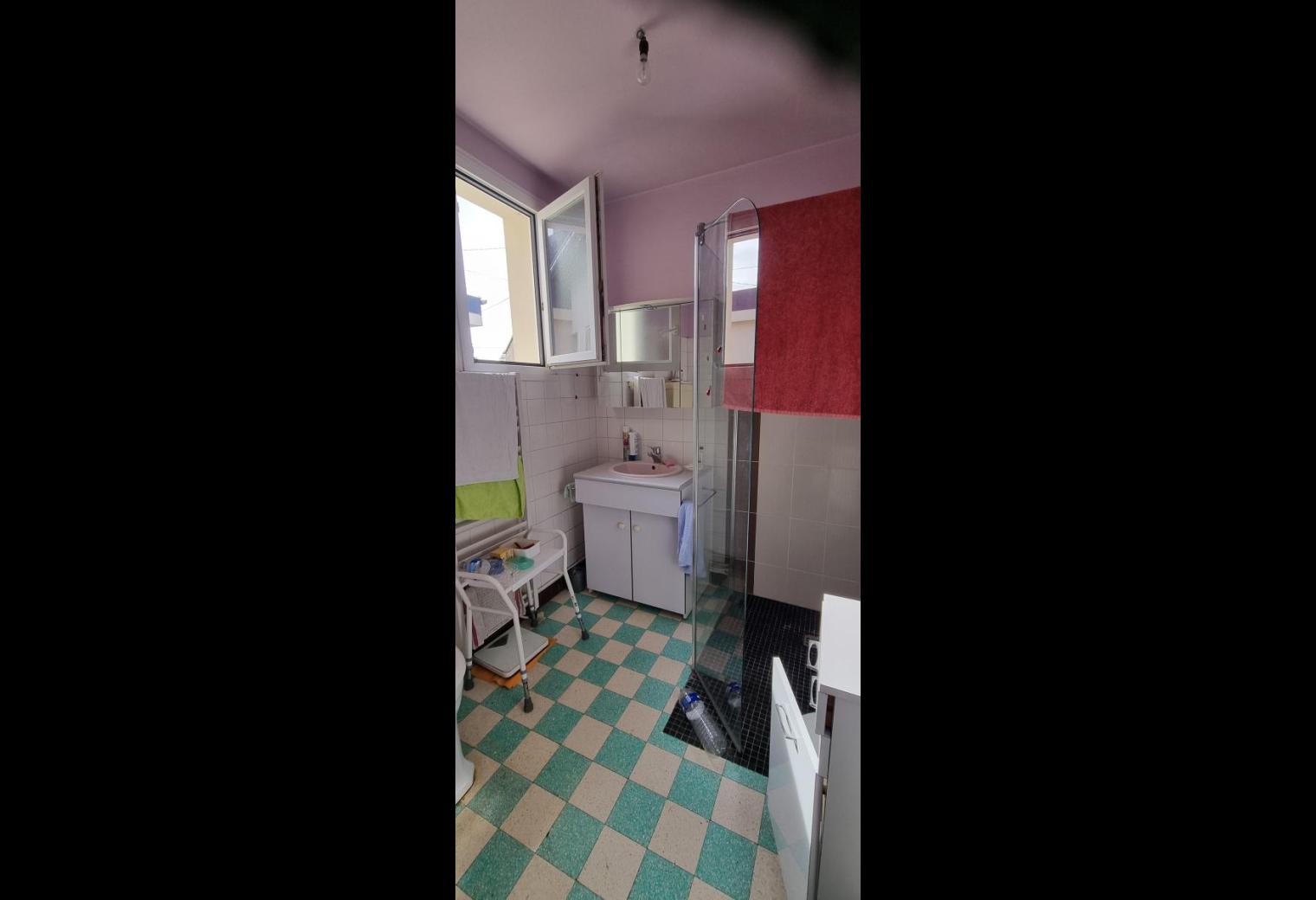 dacd7ef2-4fdc-4a0e-bd64-b09f78eac468.jpg