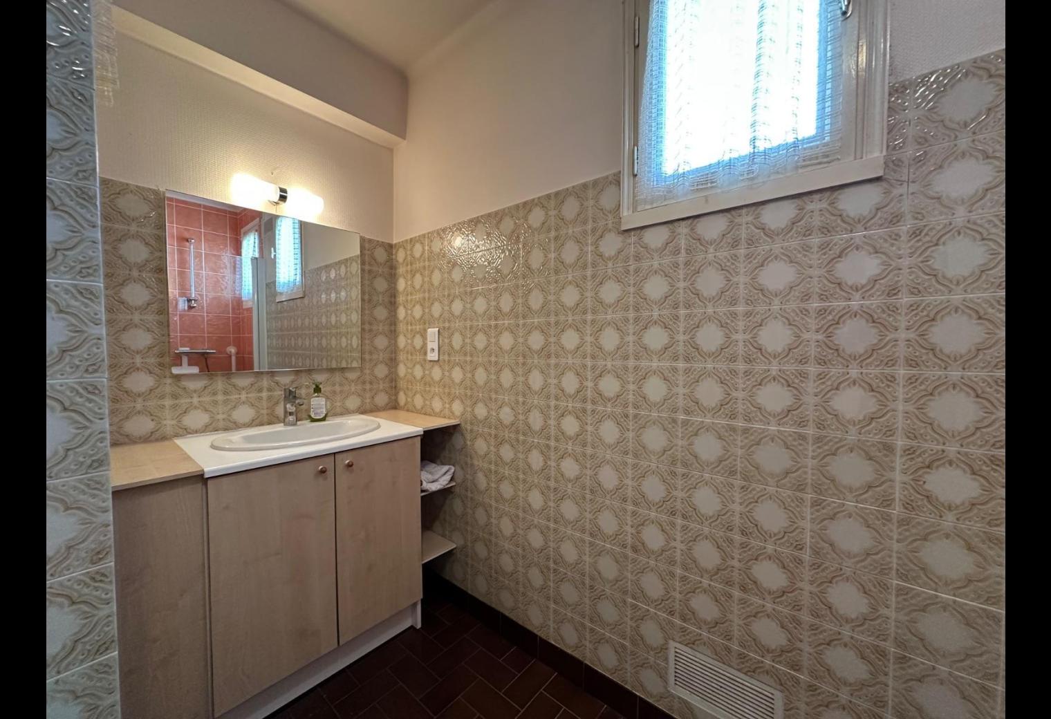 40de8a05-50ee-4cb5-ab74-e8bd18ef1ab8.jpg