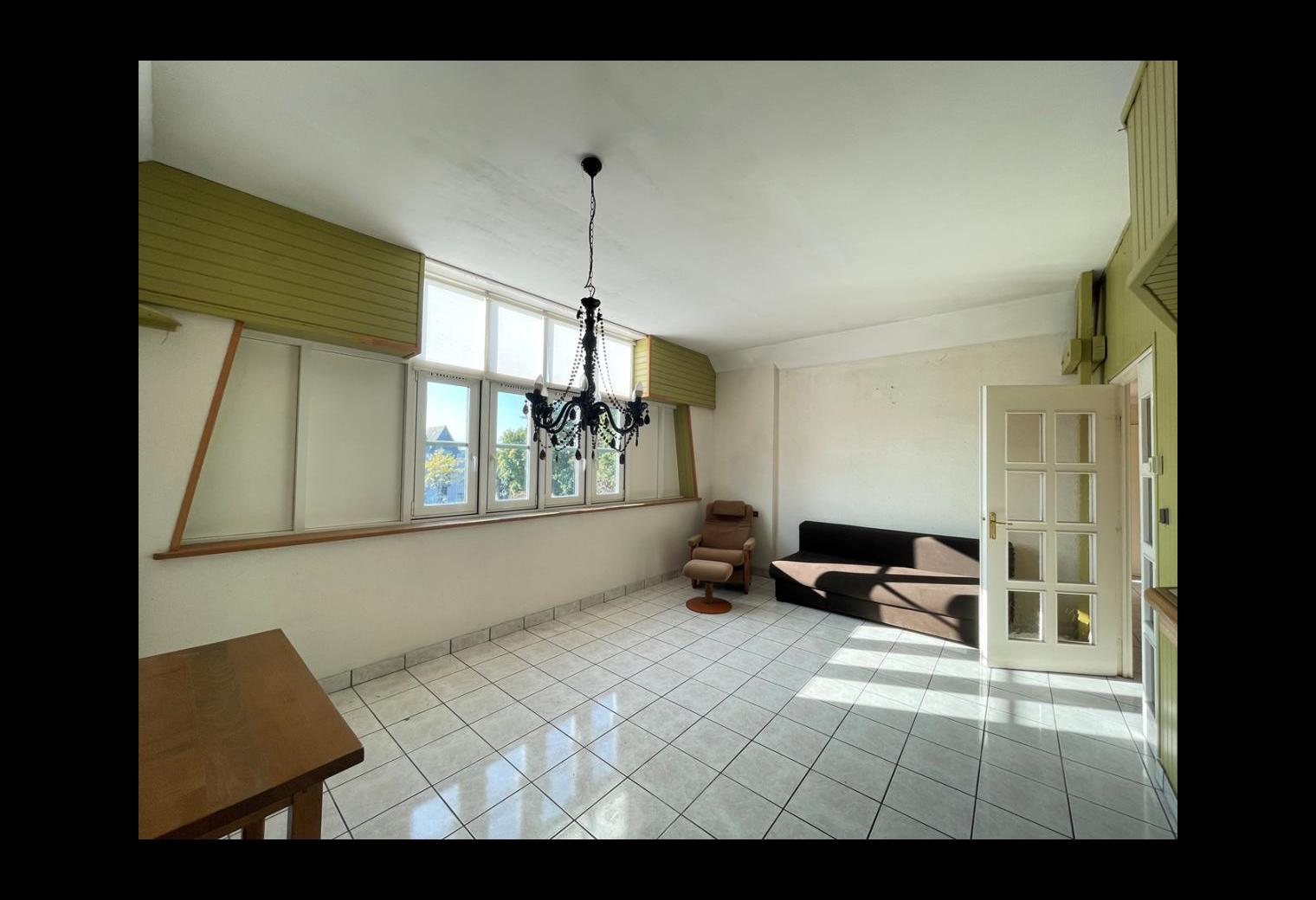 f04352fd-0470-4cbd-ab75-9e756c23a2cf.jpg