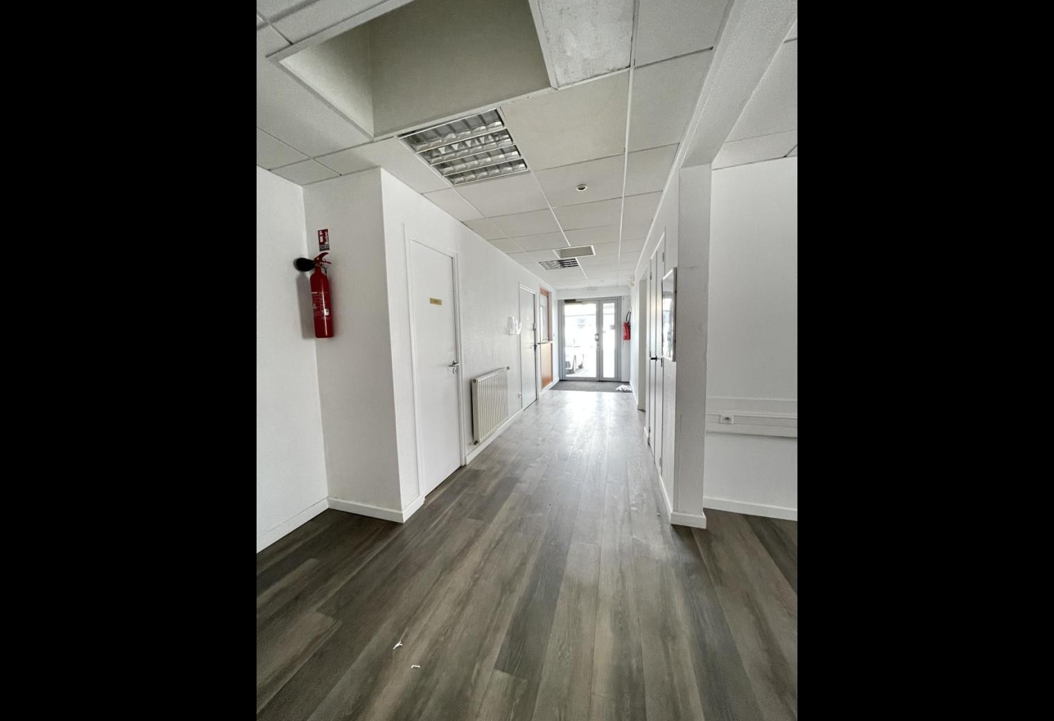 e18fb41a-a951-4db6-a917-cb3d13571fee.jpg