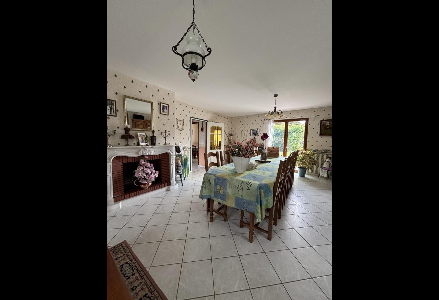 f651a2bd-29fc-4b43-bf32-7bbd14782c9d.jpg