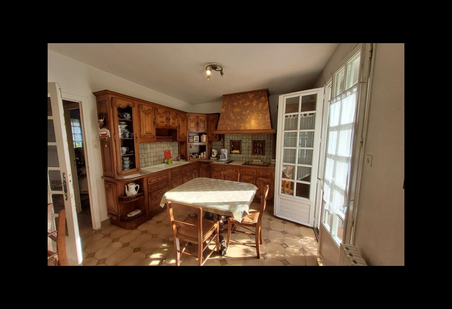 104cd869-5bd8-45b2-9ca0-574b8ed32565.jpg