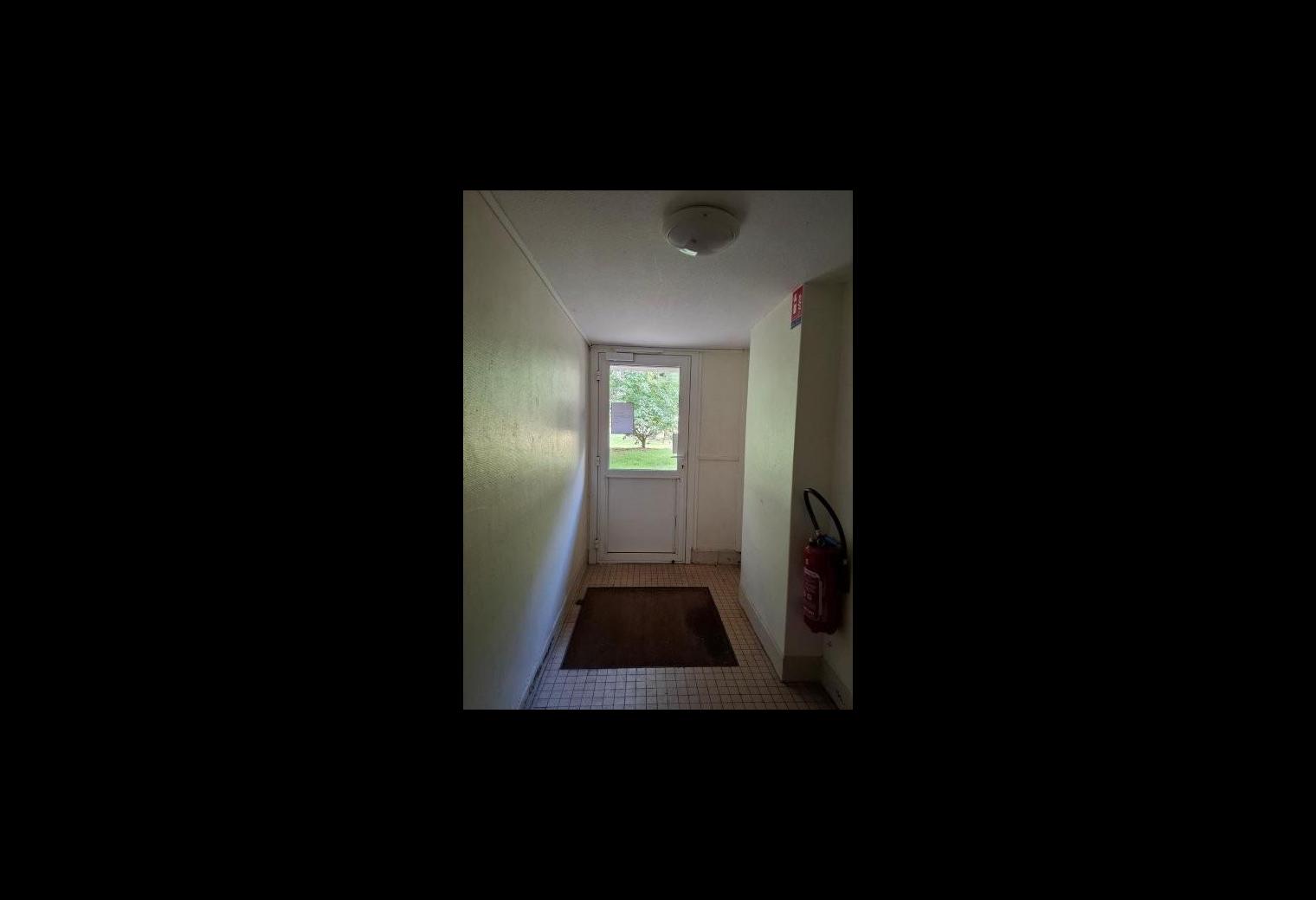 571d64d6-9862-4c53-bc22-018d27fd368e.jpg