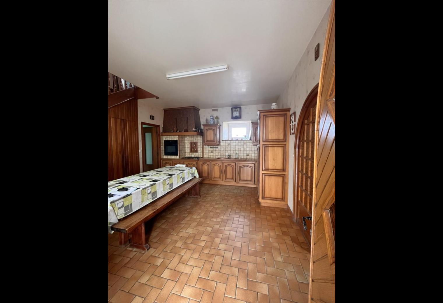 537ffef4-548d-4067-bed4-d9d20d8d8698.jpg