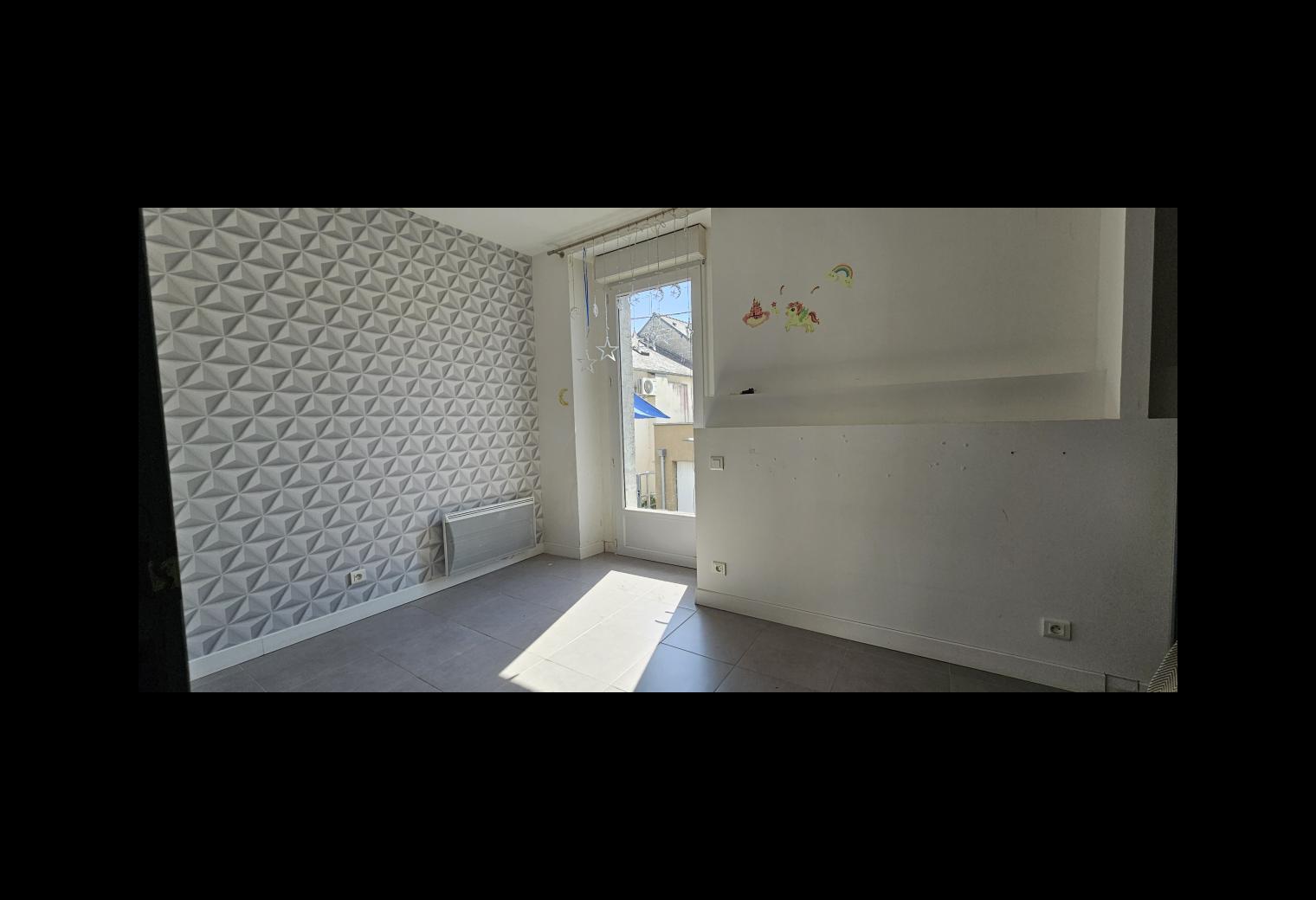 7a5547a6-d381-42bd-a0d5-25d300bb2245.jpg