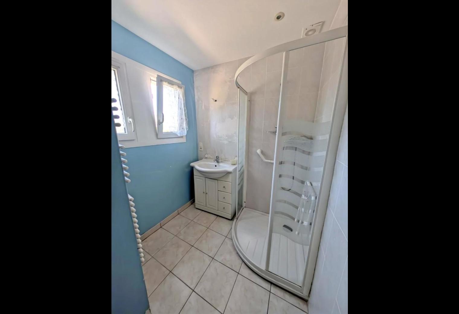 74cd30d1-7f31-4c51-bba4-55750ed1bd7f.jpg