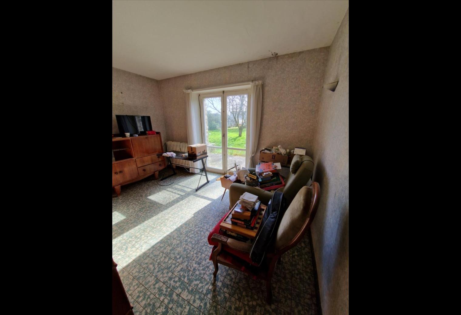 16ce5ef4-4f1c-45cc-96b8-014baf0970cf.jpg
