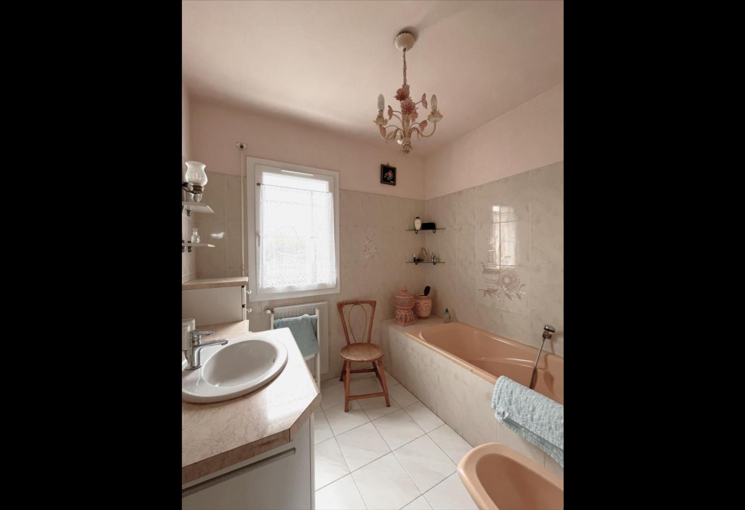 923e4aff-1f4e-4f62-bc79-d8165dd33efa.jpg