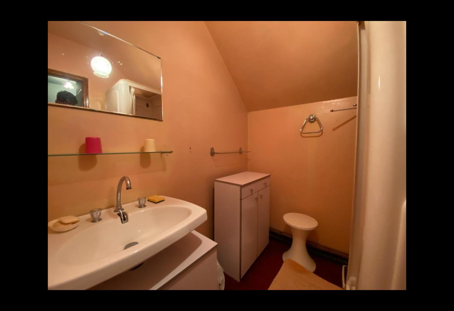 f000abdf-360b-4281-a040-c90ce2adf62a.jpg