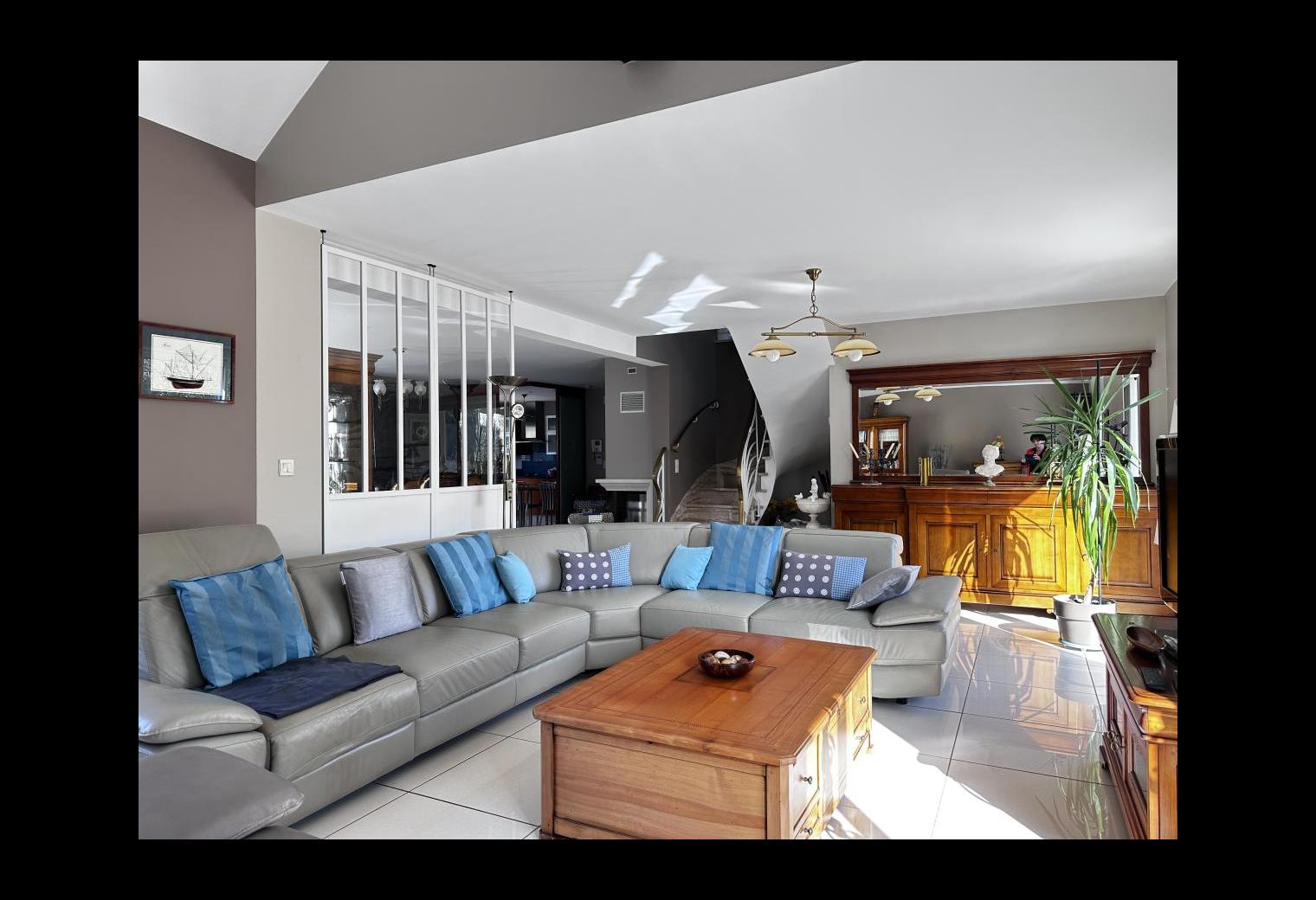 ac734f7b-f674-4362-8e8f-7bc820760bcf.jpg