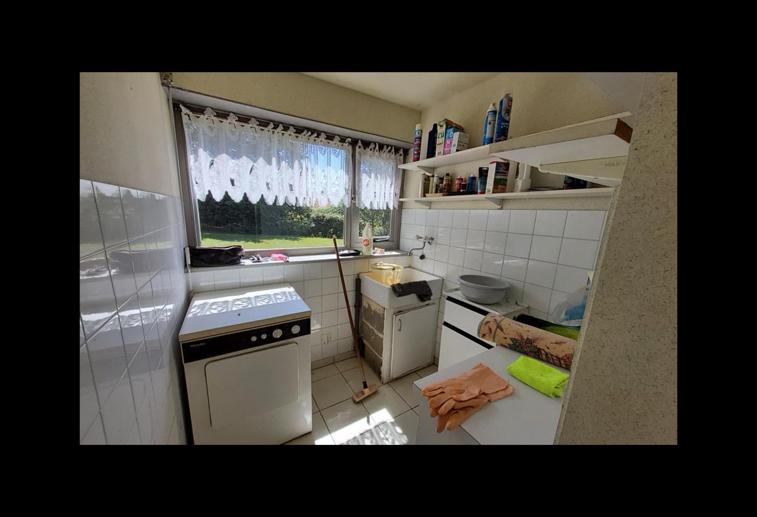 6ff7759a-3d7b-43e3-b5e0-96a0de4fea96.jpg